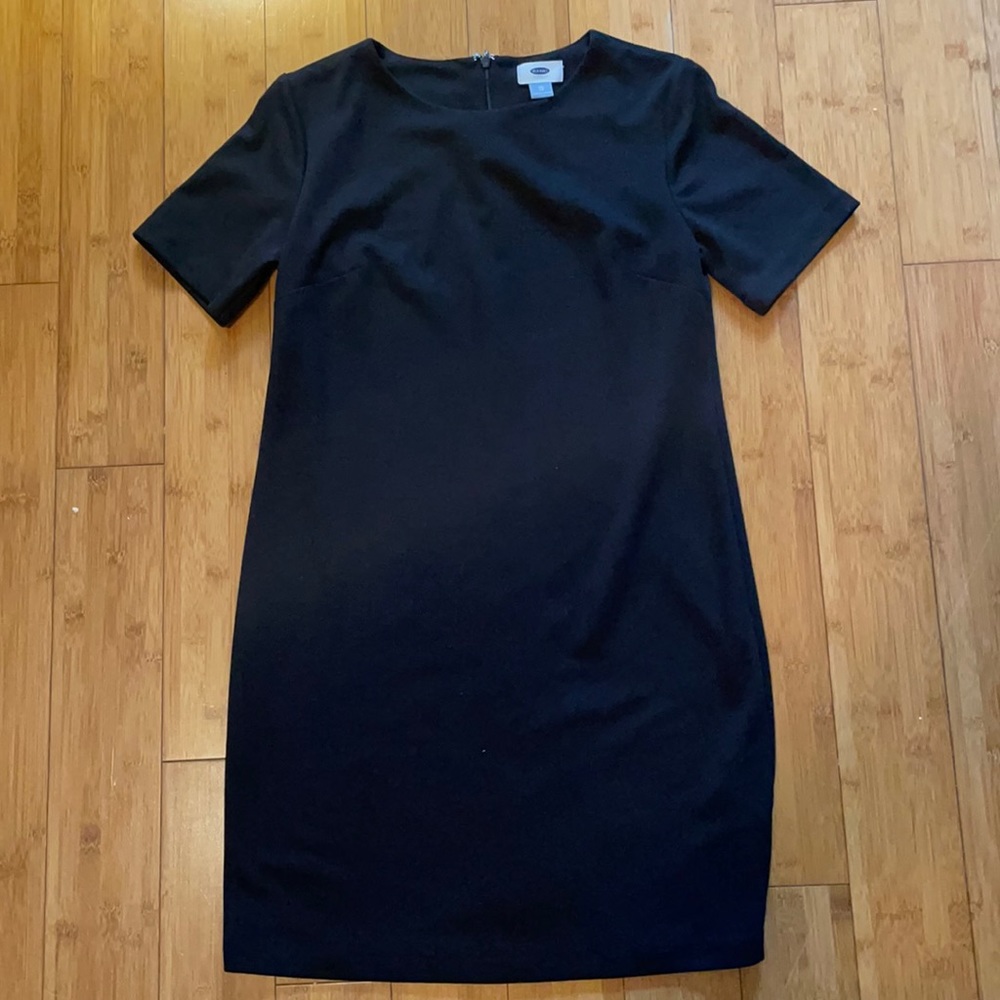 Black shift dress; XS
